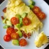 omelette with toppings